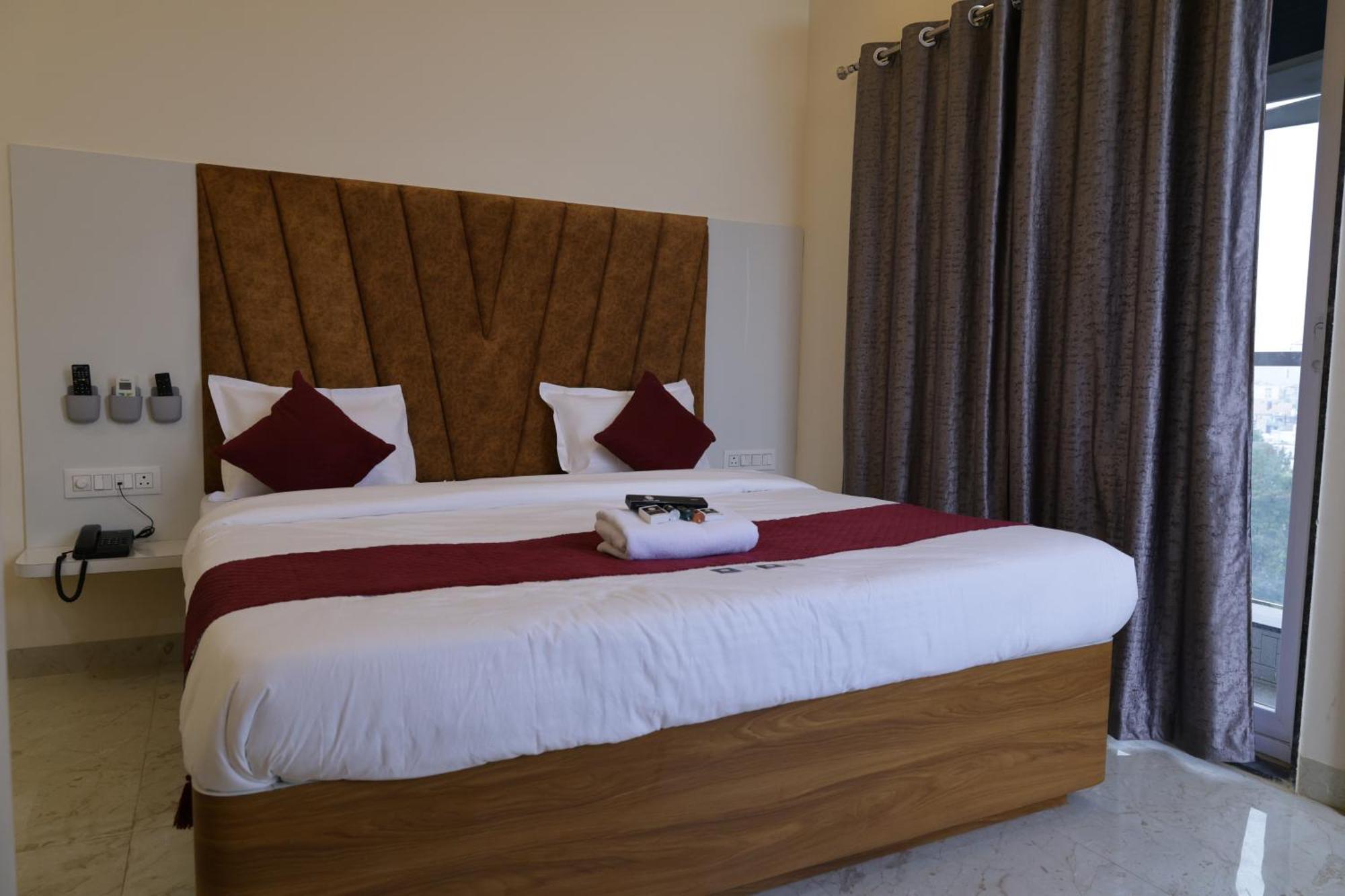 Hotel The Prime Land Hoshangabad Exterior photo